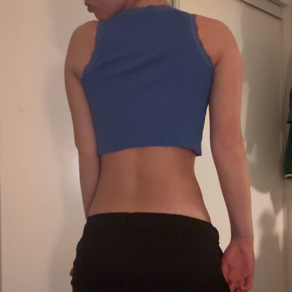 blue cropped lace cami - Picture 2 of 2